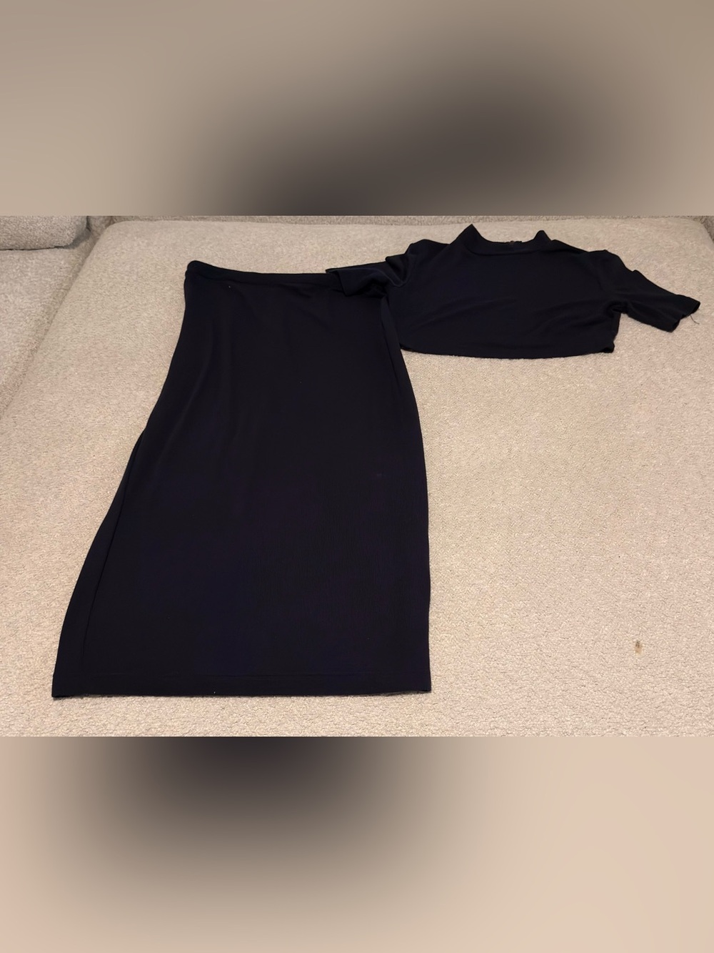 The Hanger Ribbed Navy Midi Skirt Set – Medium - Picture 4 of 9
